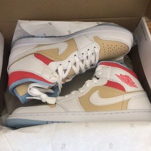 Womens Air Jordan 1 Mid SE Sesame